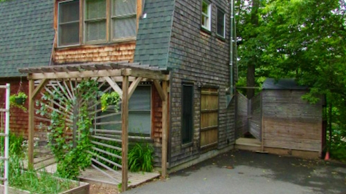 Fully furnished cottage for rent in Vermont close to Dartmouth College.