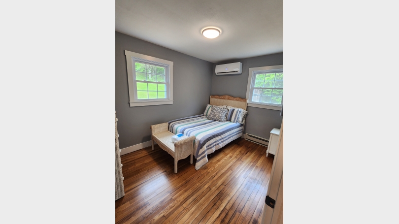 bedroom with full size bed