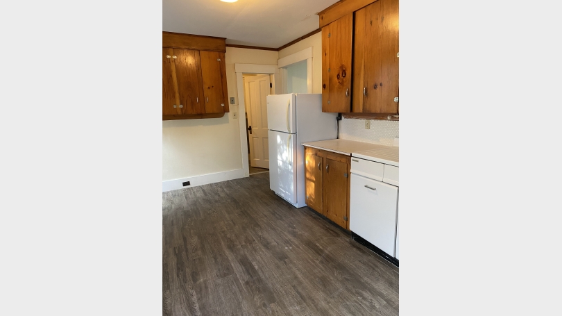 16 Green 1 kitchen