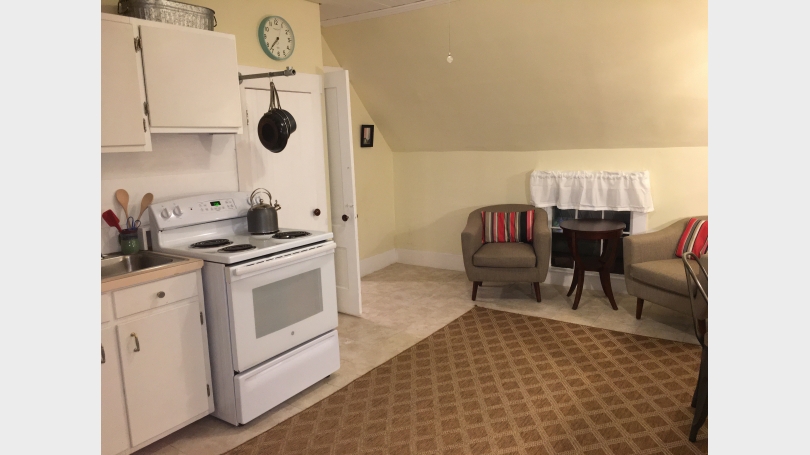 Kitchen/sitting area