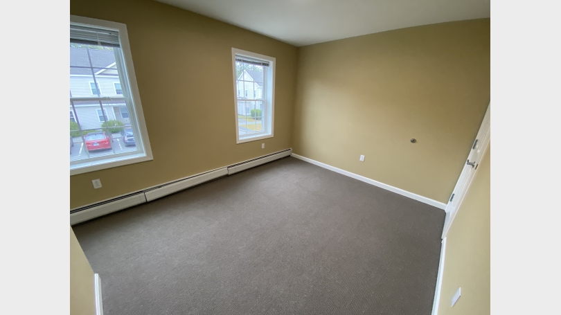 20 Drake bedroom