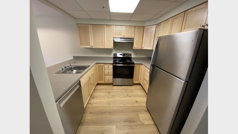 20 Drake kitchen