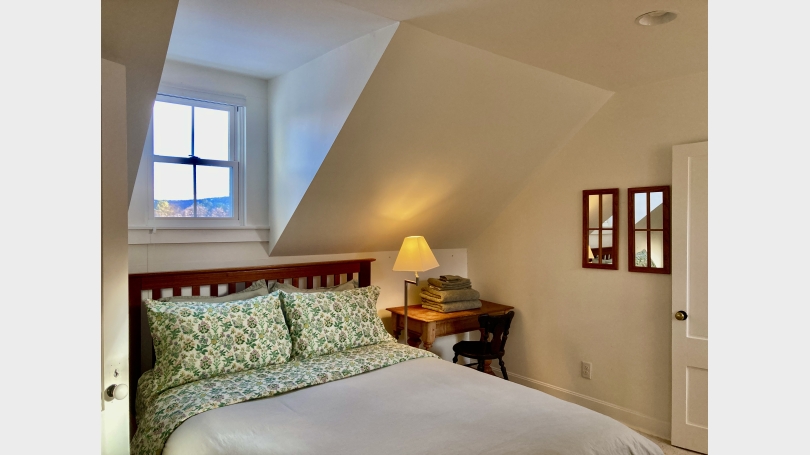 2nd floor full bedroom to laundry room