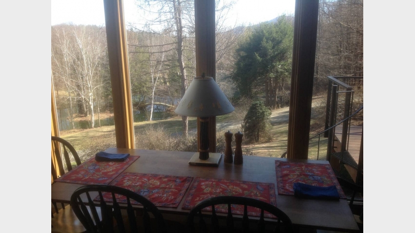 Dining area, main level