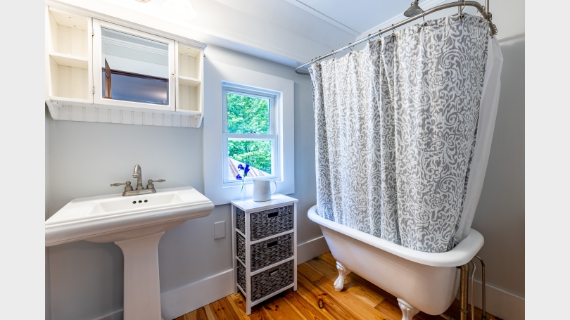Bathroom at Hazen House