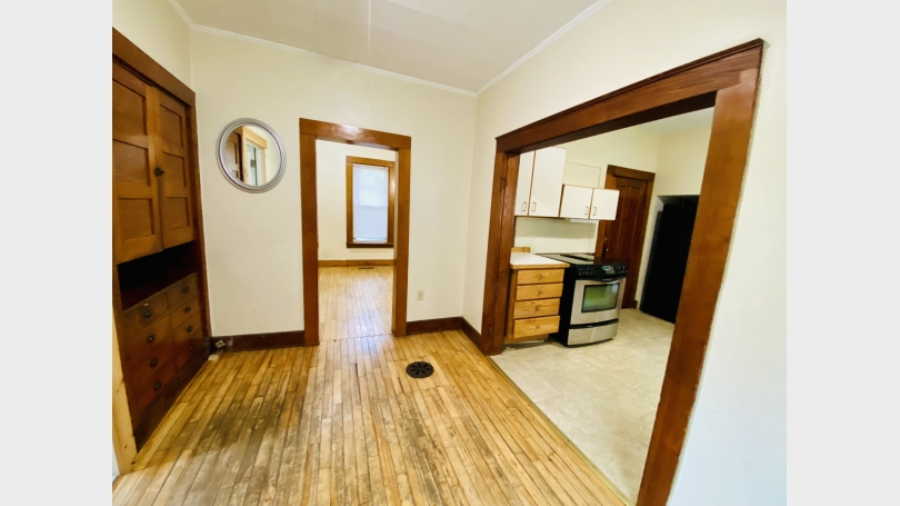 Entry/ Dining 
