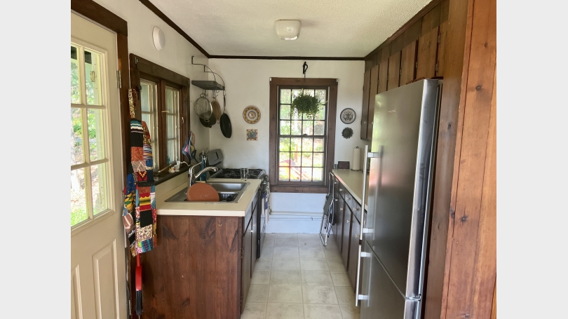 galley kitchen