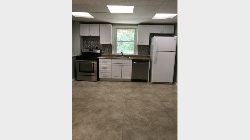 Close to DHMC full kitchen