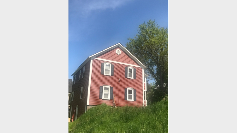 Side_of_house