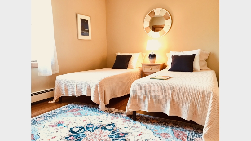 Twin bedroom