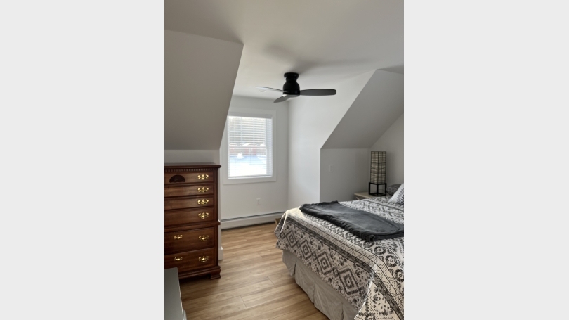 Upstairs bedroom for rent